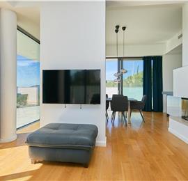6 Bedroom Seafront Villa with Pool near Slano, Sleeps 12-14